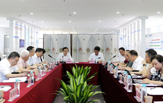 广东省教育厅召开师范院校纵向帮扶欠发达地区“三所学校”和县中质量提升工作座谈会